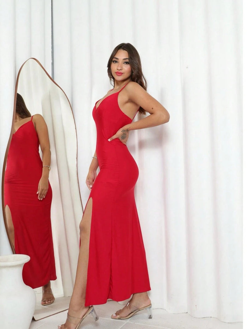 Vestido longo com fenda lateral
